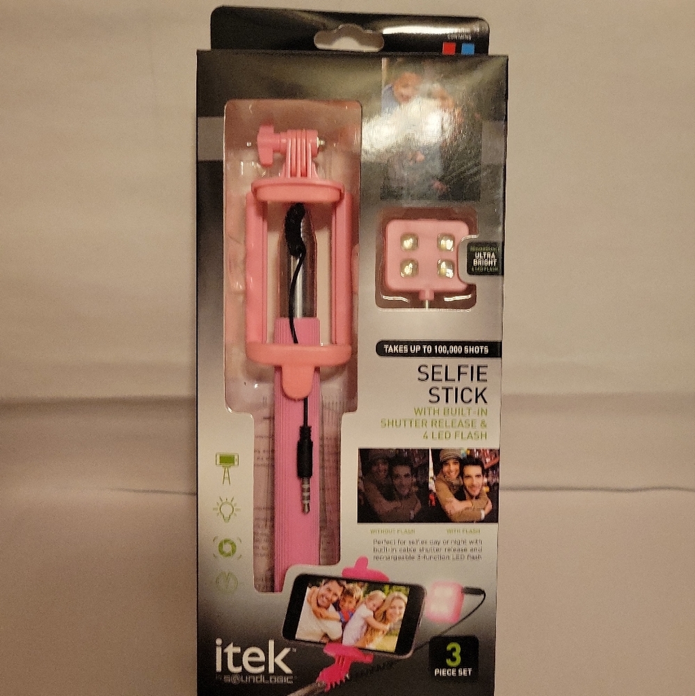 Itek by Soundlogic Selfie-Stick with built in shutter release & 4 led fl…